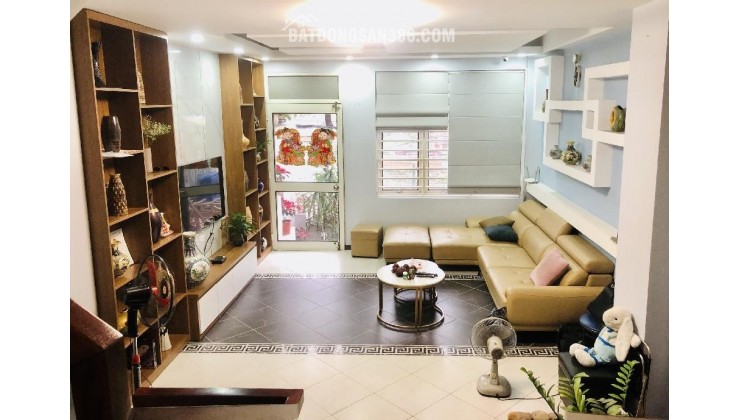Bán nhà Nguyễn Hoàng - 74m2 -  ô tô tránh - vỉa hè - view hồ